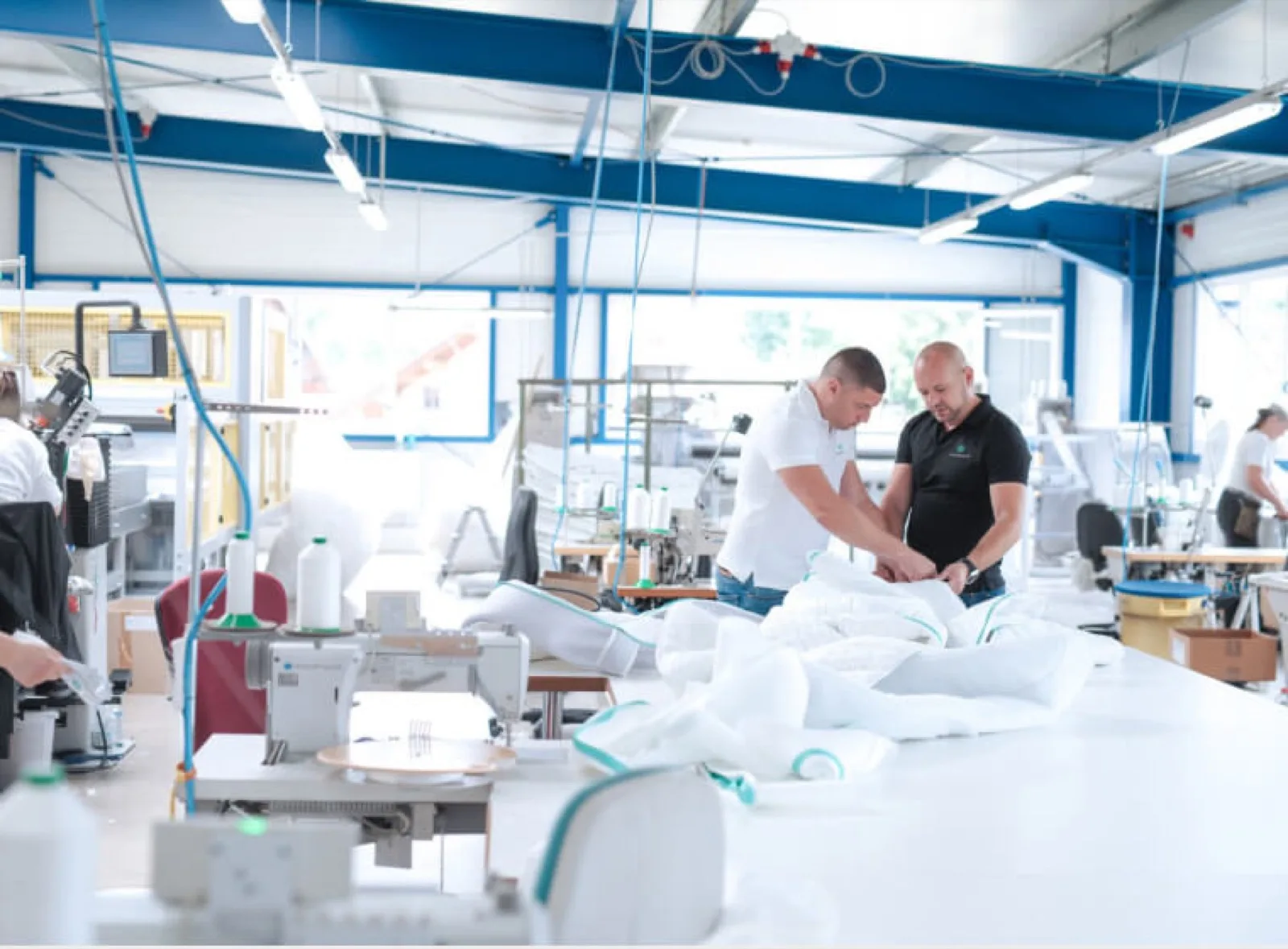 Fertigung in der Schwebewerk-Manufaktur in Wenden-Hünsborn